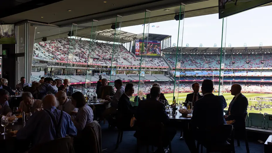 AFL24GF_280924_188_MembersDiningRoom_ImageCarousel.webp