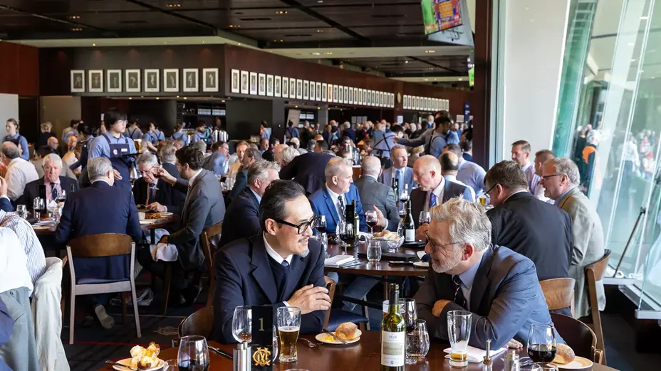 AFL24GF_280924_190_MembersDiningRoom_ImageCarousel.webp